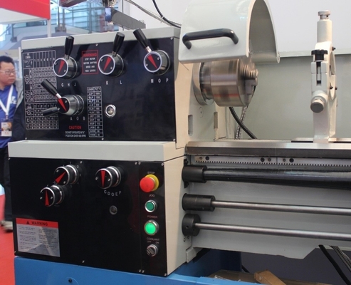 中程度の負荷のユニバーサル機械精密回 lathes Max. 作業部品の長さ1000mm
