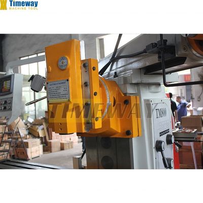 高精度TM800 ターレットフレッシングマシンH / V 金属加工のための完璧な選択