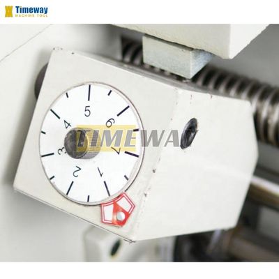 メタルターンマシンとマックス. ベッド上をスイング 356mmとマックス. 作業部品の長さ 1000mm