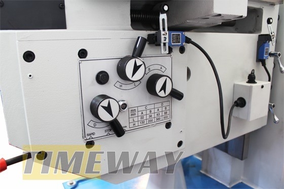 UM320D 横軸型膝型フレス機 中級加工用 重量KG 1550