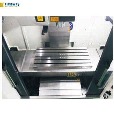 高精度垂直加工センター 単スペンドル 900x1800 mm テーブルサイズ