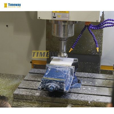 2800*2300*2400 VMC 850 高精度金属垂直加工のためのCNC機械センター