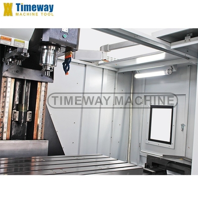 1360x700mm テーブルサイズ VMC 重用CNC垂直加工センター 24ツールのATC