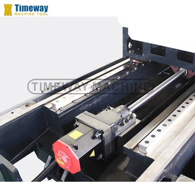 1800mm テーブル旅行 CNCフレスリングマシン 15/18.5kW スピンドルモーターパワーで装備