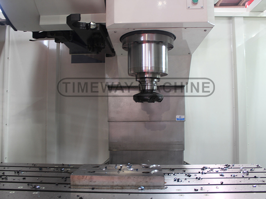 700mm テーブル 旅行 VMC1270L 高硬度 垂直 フレッシング マシン CNC 機械