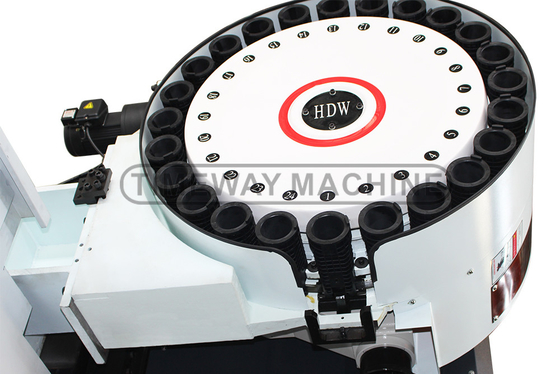 VMC1370 大型垂直加工センター 1300mm テーブル移動のCNCフレーシングマシン