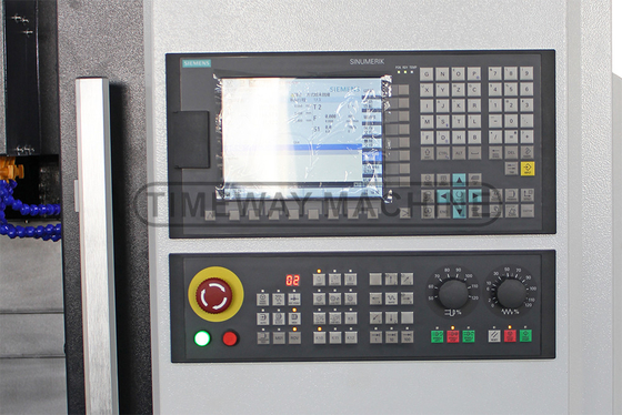 高精度 VMC650 CNCシステムn フィード速度を持つ垂直機械センター