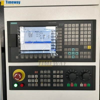 GSKコントローラと450mm垂直移動装置を備えた鋼鉄生産垂直加工センター
